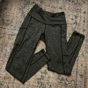 AERIE GRAY FLEECE LEGGINGS WITH POCKETS- size SMALL. Worn but perfect condition!